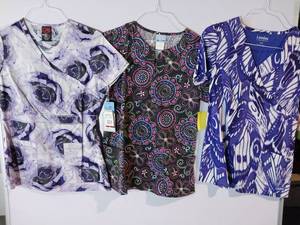 lot 66853 image: APPEARS NEW - Landau & EckoRed Medical Scrub Tops Bundle (Size Small) 3 Pack