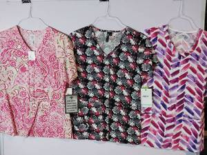 lot 66854 image: APPEARS NEW - KDiio, Bio & Med Couture Womens Pattern Scrub Top Collection (Size Small) 3 Pack