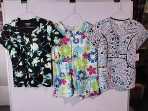 lot 66867 image: APPEARS NEW - Landau, Peaches & White Swan Medical Scrub Top Bundle (Size Small) 3 Pack