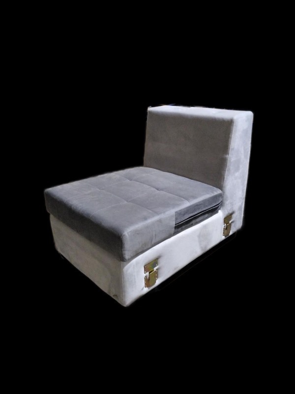 lot 4253052 image: Set of 2 Sectional Chairs (See Pictures and Description)