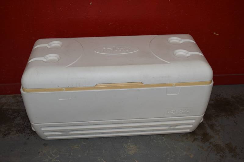 lot 10 image: Igloo 7 Day Cooler