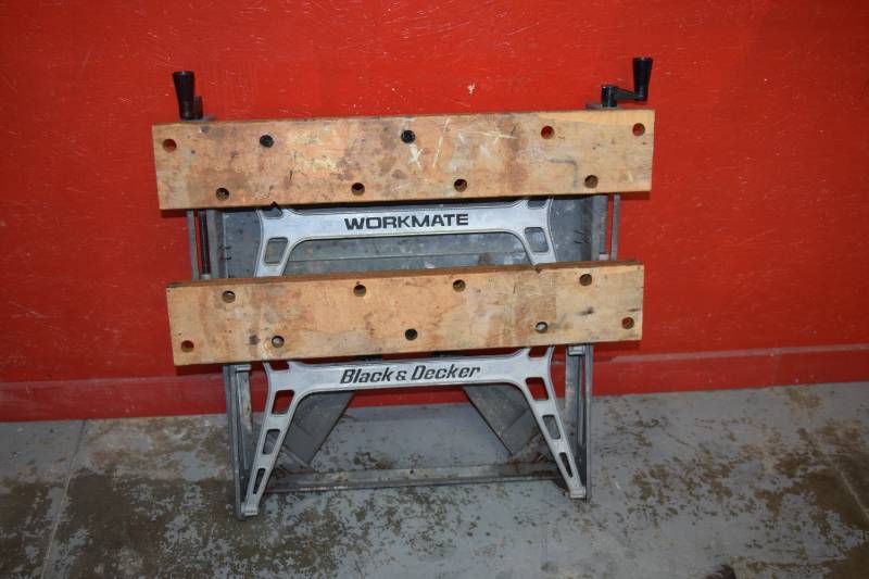 lot 14 image: Black and Decker Workmate Work Bench