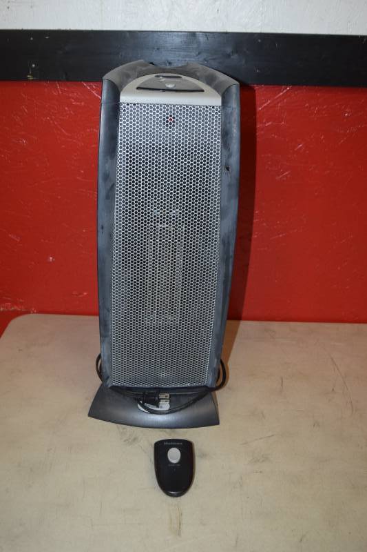 lot 23 image: Holmes 1 Touch Oscillating Heater with Remote