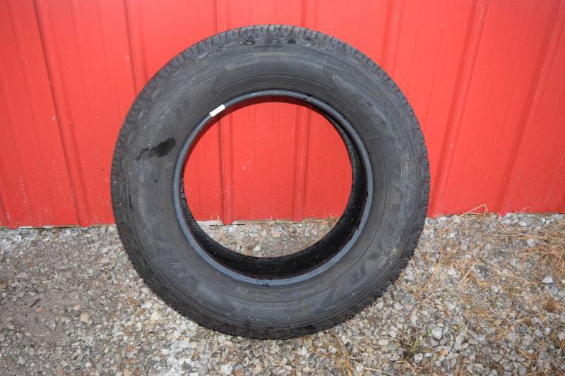 lot 48 image: Goodyear Wrangler 265 65 R18
