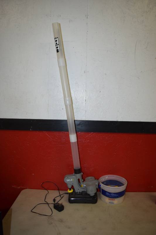 lot 59 image: SKLZ Lighting Bolt Pitching Machine