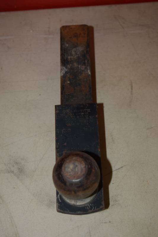 lot 60 image: Draw Tite Receiver Hitch