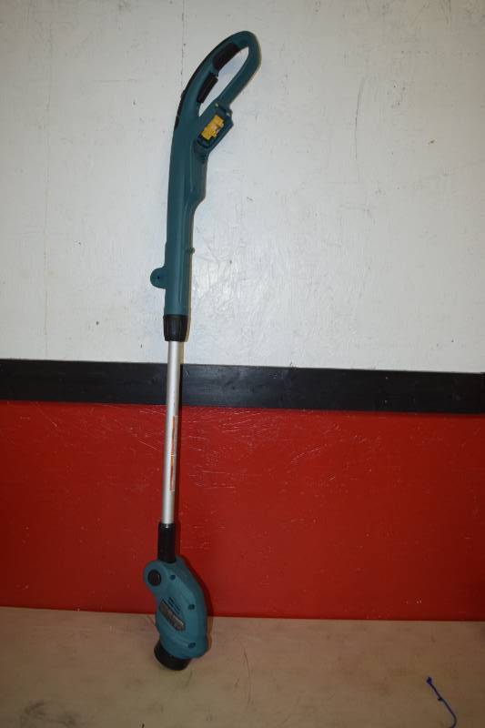 lot 64 image: Makita Cordless Line Trimmer