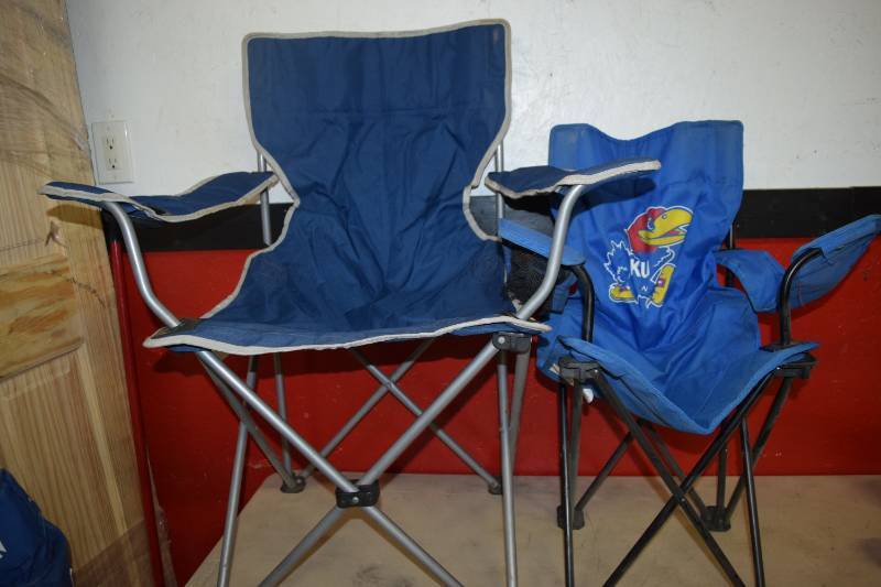 lot 71 image: 2 Lawn Chairs