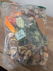 lot 1008 image: Scented Potpourri Bowl Filler for Home Decor, 21.2 oz Dried Flower Potpourris Bags, Decorative Pot pourri Mix for Spring, Summer, Fall & Winter - Retail $0
