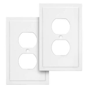 lot 1148 image: Henne Bery Modern Edge Decorative Wall Plate Switch Plate Outlet Cover, Durable Solid Zinc Alloy (Single Duplex 2PK, Pure White) - Retail $10