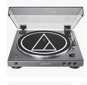 lot 3939 image: Audio-technica At-lpgo-bt Fully Automatic Wireless Bluetooth Belt-Drive Turntable with Dust Cover
