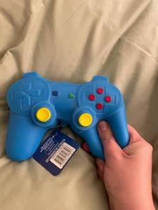 lot 3987 image: Fun Kneadable Game Controller XXL Stretchable, 17cm