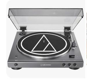 lot 5008 image: Audio-technica At-lpgo-bt Fully Automatic Wireless Bluetooth Belt-Drive Turntable with Dust Cover