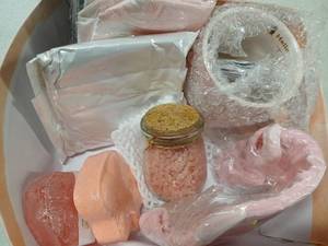 lot 5044 image: Cat Lover Gifts for Women,Cat Mom Gifts,Gift Box Set for Mom,Best Friends,Pink Cat Themed Gift for Girlfriend Coworker Sister,Birthday,Mothers Day,Christmas