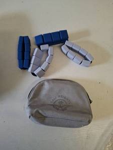 lot 5083 image: Cali Weights Set of four Wrist Weight Set With Carry Bag