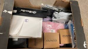 lot 9246 image: Lot of New Amazon Clothes 28 Pieces
