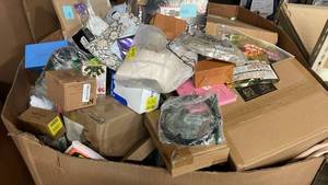 lot 1062 image: Pallet of Not Bid On Items