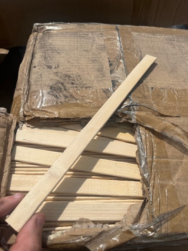 lot 118 image: ASTRO PNEUMATIC 12 BAMBOO PAINT PADDLE - Bundle of 240 FOR MIXING PAINT (4586)