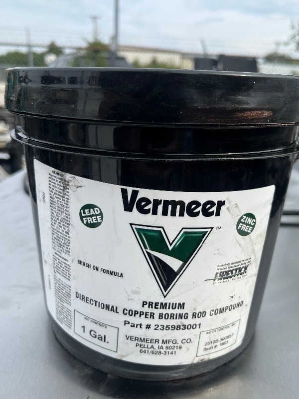 lot 235 image: 1Gal VERMEER PREMIUM DIRECTIONAL COPPER BORING ROD COMPOUND (235983001)