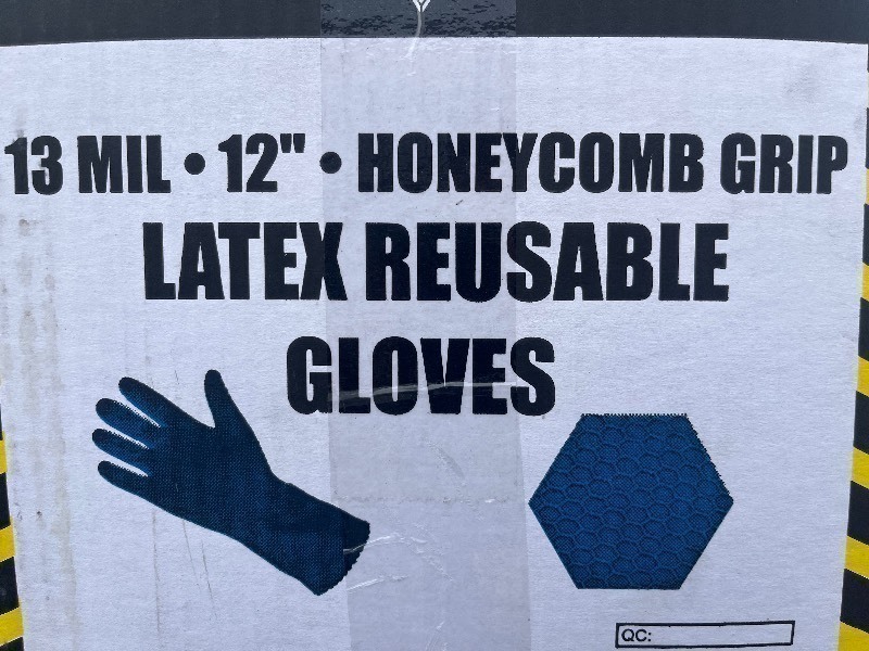lot 68 image: Bundle of 2 Bags of WorkHorse Reusable Latex Gloves, 12-Inch, 13-Mil - Professional Quality
