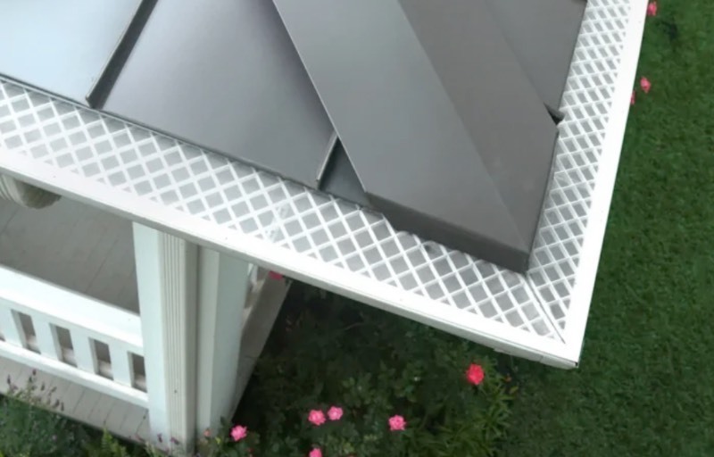 lot 76 image: Bundle of 5 Pieces LeafFilter Versa 4 Main Body WHITE LF-U-H-093 - Comes with Screen 5 x 4 Per Piece