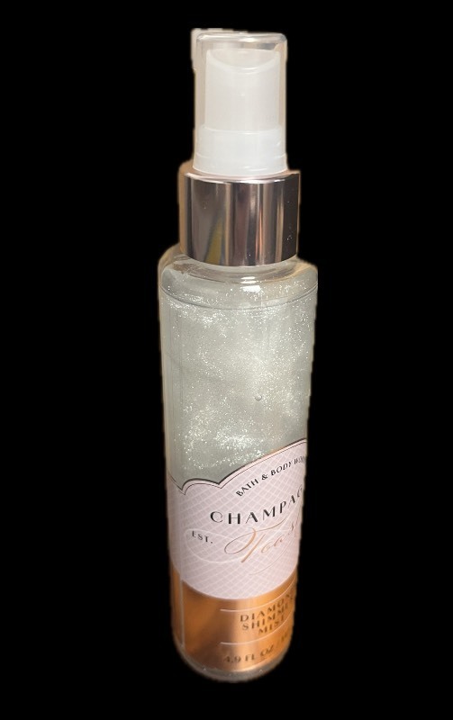 lot 625 image: Bundle of 3 Bottles of SIGNATURE SHIMMER MIST - CHAMPAGNE TOAST - 28006098 4.9 OZ each