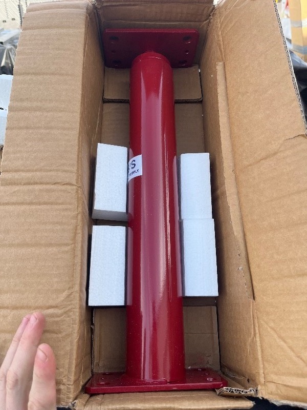 lot 72 image: Bobs Adjustable House Jacks Steel Red 18 -36 BIS-9188