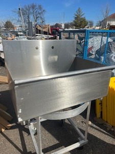 lot 60 image: Professional Quality XL Stainless Steel Single Drain Sink  3 x 2 & 15 Deep, Legs Included