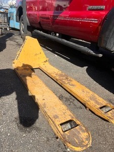 lot 23 image: Lift-Rite Warehouse Pallet Jack - 5,000lb Capacity Jack , Hydraulics work perfect, could use new wheels Rollers
