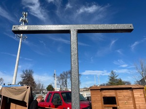 lot 17 image: Heavy Duty Steel T Shaped Stand - 7 Tall & 3 Wide, 2 x 2 Base, 2 x 2 Thickness