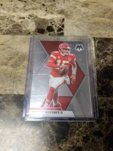 lot 904 image: 2020 Panini Mosaic Football Patrick Mahomes Kansas City Chiefs Card