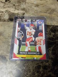 lot 910 image: 2021 Panini Score Football Patrick Mahomes Kansas City Chiefs Card