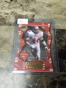 lot 911 image: 2000 Press Pass Breakout Brian Urlacher New Mexico Lobos Rookie Football Card