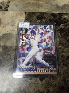 lot 954 image: 1994 Upper Deck Collectors Choice Silver Autograph Mike Piazza Los Angeles Dodgers Baseball Card