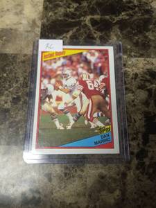 lot 957 image: 1984 Topps Instant Replay Dan Marino Miami Dolphins Rookie Football Card