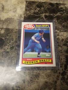 lot 961 image: 1989 Topps Hills Team MVPs George Brett Kansas City Royals Baseball Card