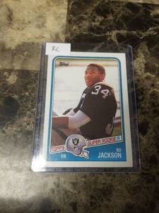 lot 962 image: 1988 Topps Bo Jackson Los Angeles Raiders Rookie Football Card