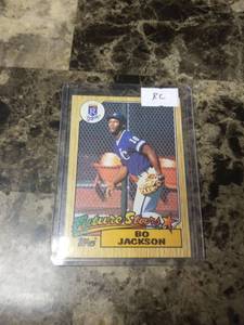 lot 968 image: 1987 Topps Future Stars Bo Jackson Kansas City Royals Rookie Baseball Card