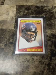 lot 996 image: 1988 Topps Record Breaker Walter Payton Chicago Bears Football Card