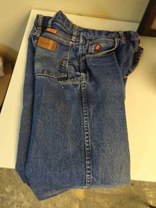 lot 16798 image: Two Pair of Wrangler FR3W Flame Resistant Work Jeans 34x32, 2 pair, gently used condition.