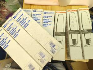 lot 16742 image: High Pressure Sodium Bulbs, 9 total.