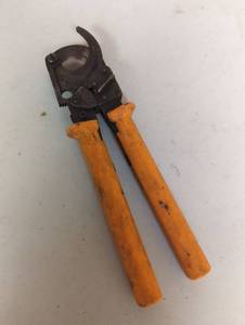 lot 16756 image: Steel Cable Cutting Tool with coated handles, used.