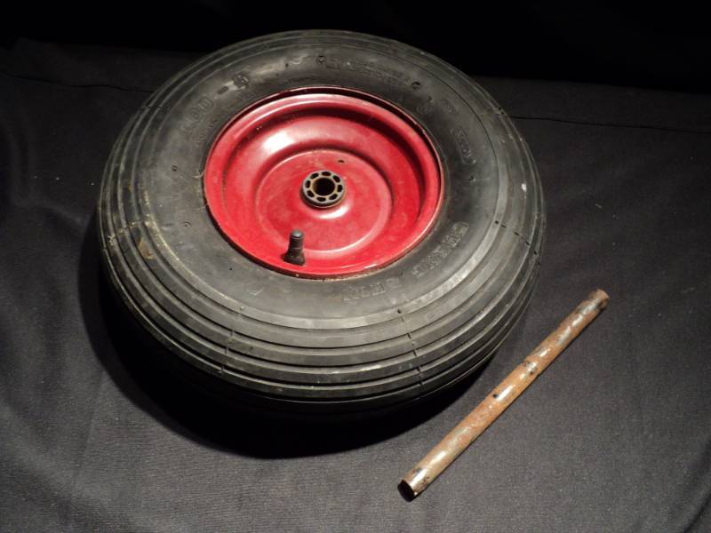 lot 3200 image: (1)Cheg Shin 4.00 nylon tubeless wheel barrow tire