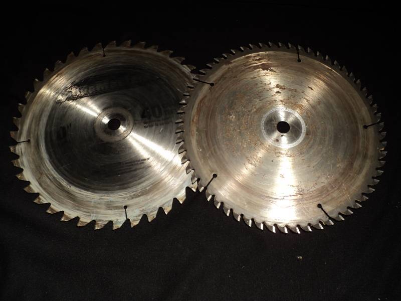 lot 3205 image: (2) CT lot 10 circular saw blades