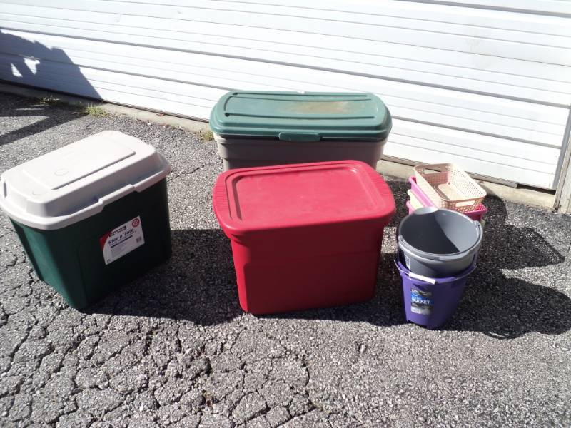 lot 3223 image: (10) CT mixed lot totes, boxes and small buckets