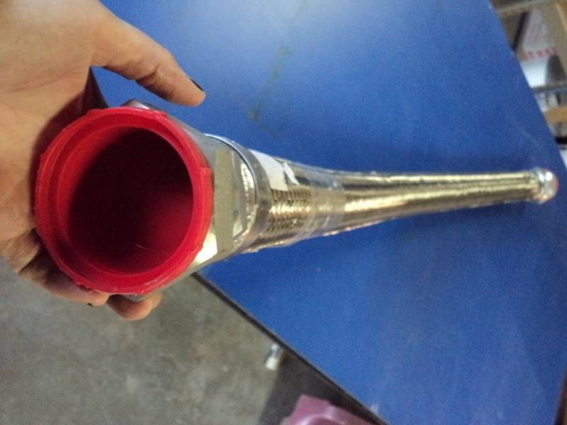 lot 3272 image: flex hose with fittings