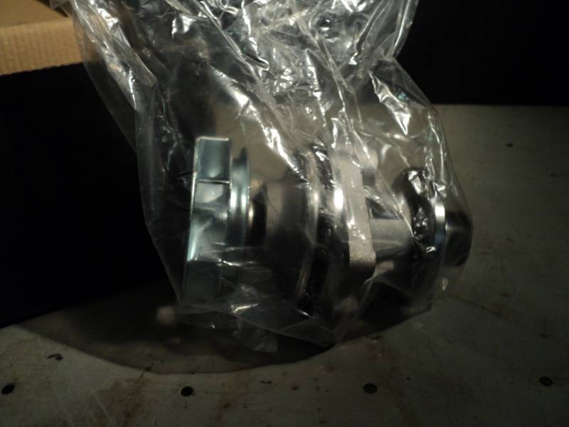 lot 3302 image: Karl products water pump 1169M3828
