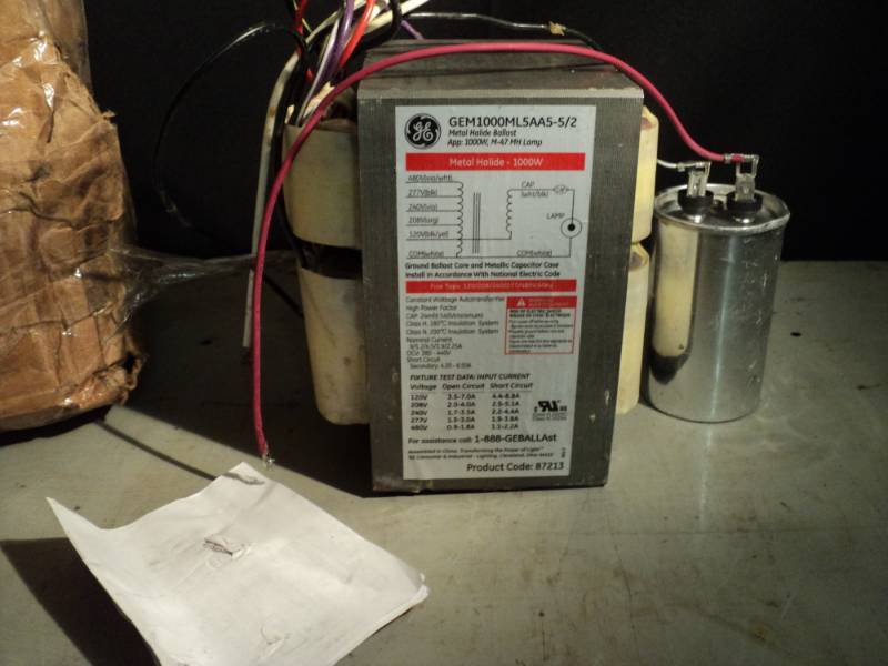 lot 3300 image: GE metal Hallie ballast GEM1000ML5Aza5-52