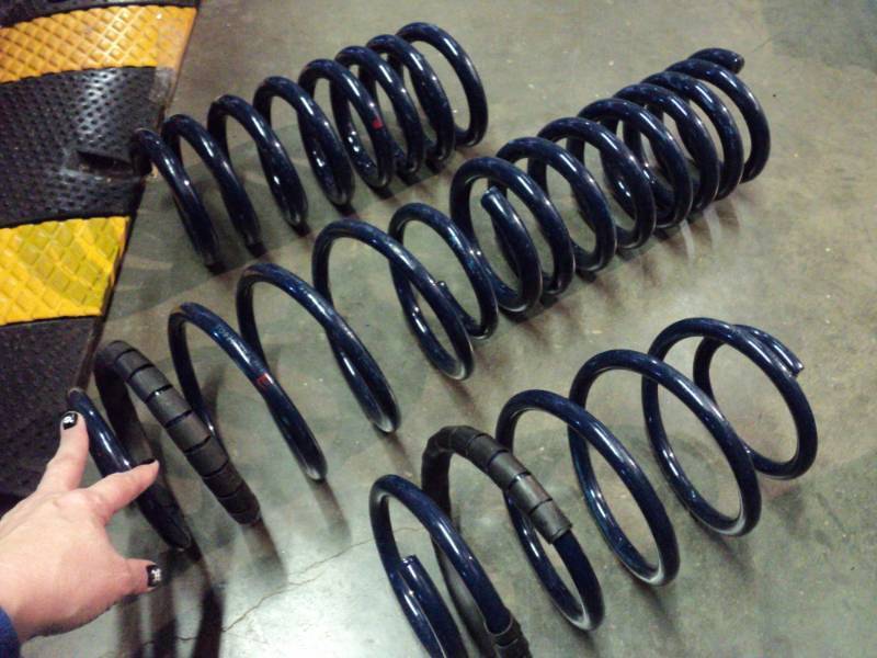 lot 3313 image: (1) set of automotive springs