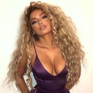 lot 3847 image: Fencca Long Curly Wavy Wig Honey Blonde Wigs for Women Brown with Highlights Curly Wig Loose Wave Hair Glueless Heat Resistant Synthetic Wig Brown mixed Blonde Wigs for Daily Party Use
